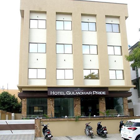 Hotel Gulmohar Pride Ахмаднагар Екстериор снимка