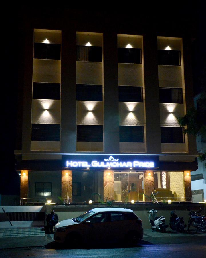 Hotel Gulmohar Pride Ахмаднагар Екстериор снимка