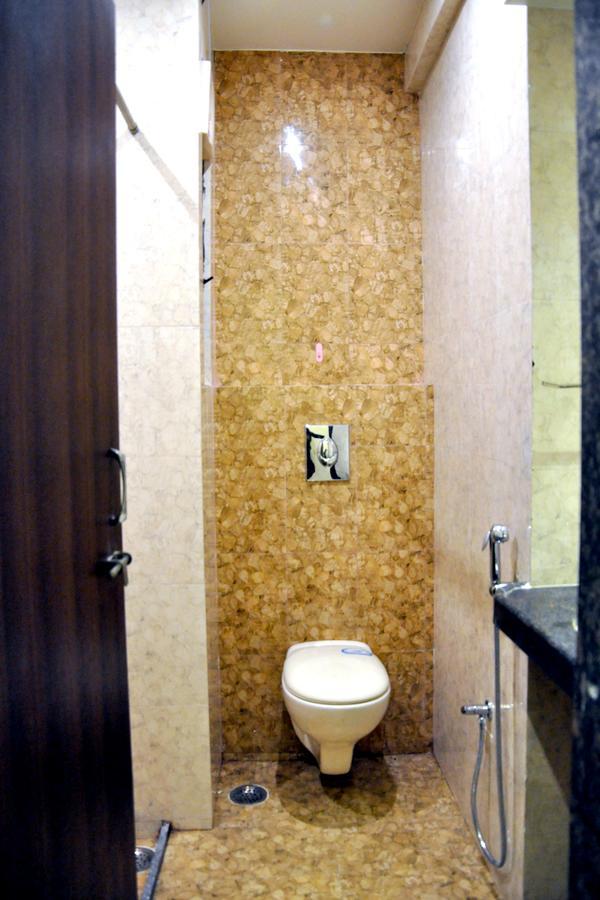 Hotel Gulmohar Pride Ахмаднагар Екстериор снимка