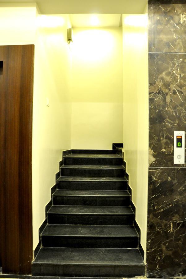 Hotel Gulmohar Pride Ахмаднагар Екстериор снимка