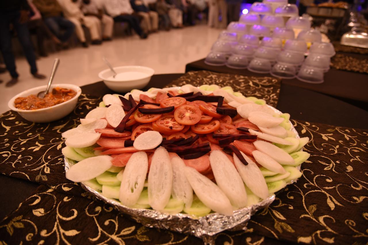 Hotel Gulmohar Pride Ахмаднагар Екстериор снимка
